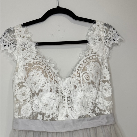 MISSACC Size M Chic White and Gray Lace Maxi Dress - Picture 4 of 11